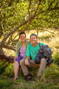 Jon-and-Looby-appletree_1100